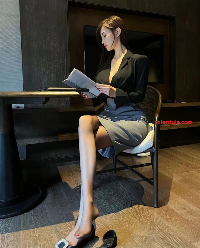 脸红dearie微密高铁图片更新，让人眼前一亮