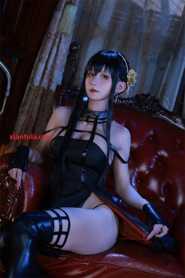 桜满三时：00后女模特拍摄二次元的逆袭之路！