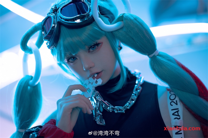 湾湾不弯：超美10G全部图片下载，光腿你选哪个？