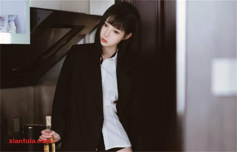 许岚LAN演绎泳装图集，让人美到窒息！