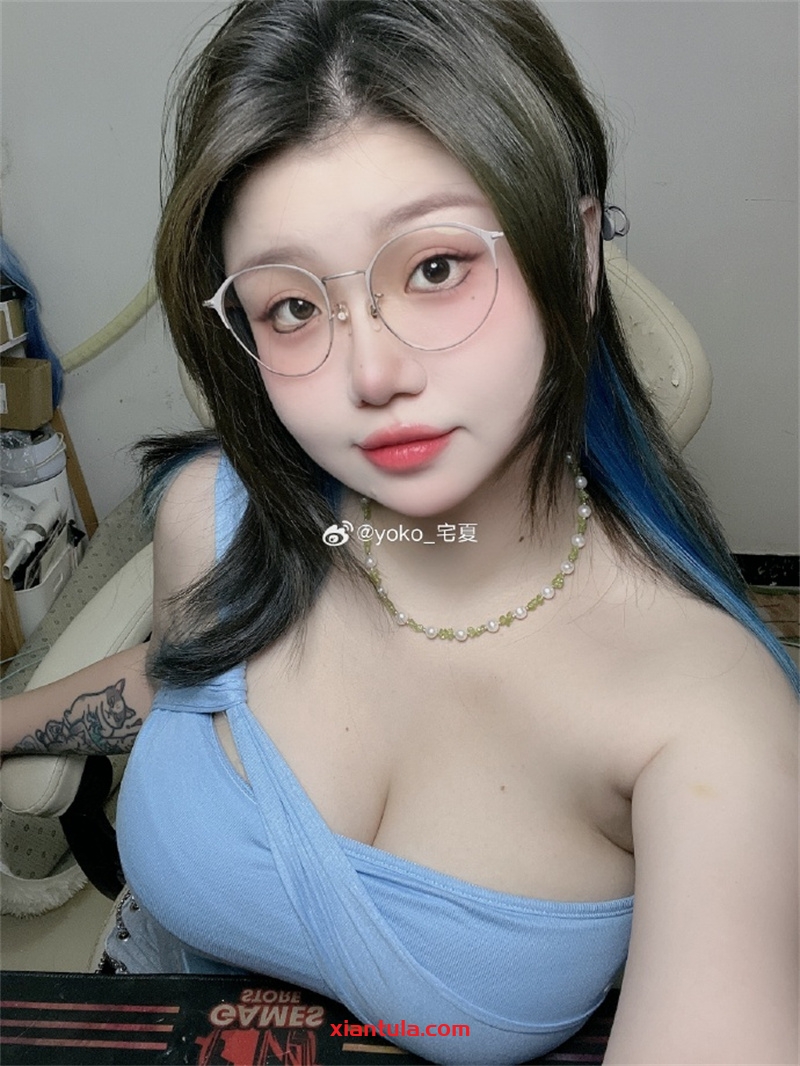 Yoko宅夏电子档大揭秘：从清纯邻家女孩到火辣的百变人气秘籍