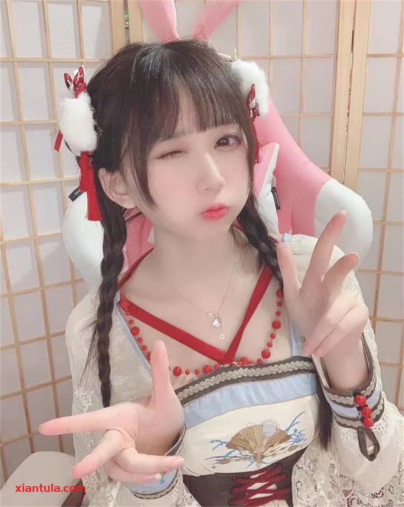 浅野菌子的经典图集角色演绎：从雅儿贝德到雷姆的惊艳之作