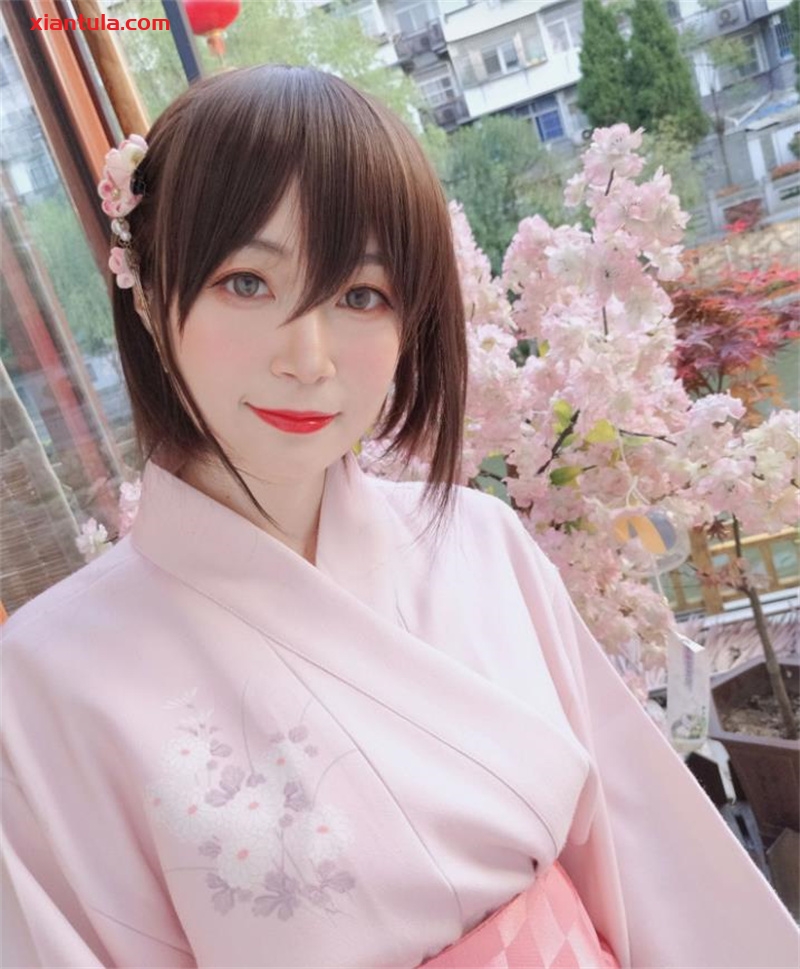 探秘白银81：如何用真空纯白作品和真心俘获粉丝？