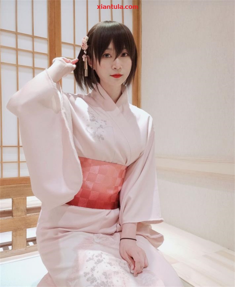 探秘白银81：如何用真空纯白作品和真心俘获粉丝？