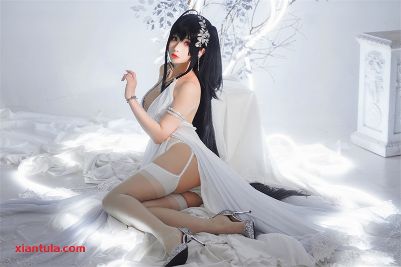 咬一口妃妃酱：从甜美到反差，独家作品合集与风格盘点