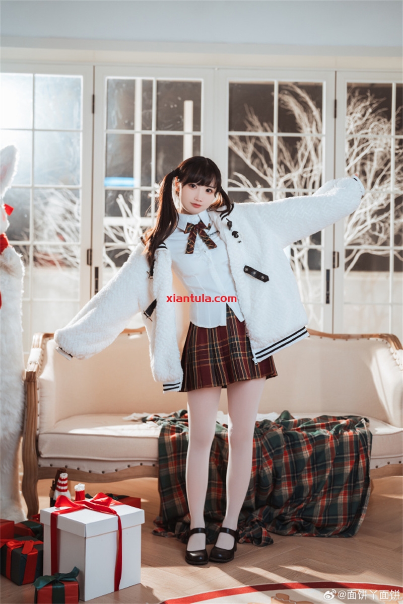 面饼仙儿图集曝光：从二次元到现实的璀璨明星！