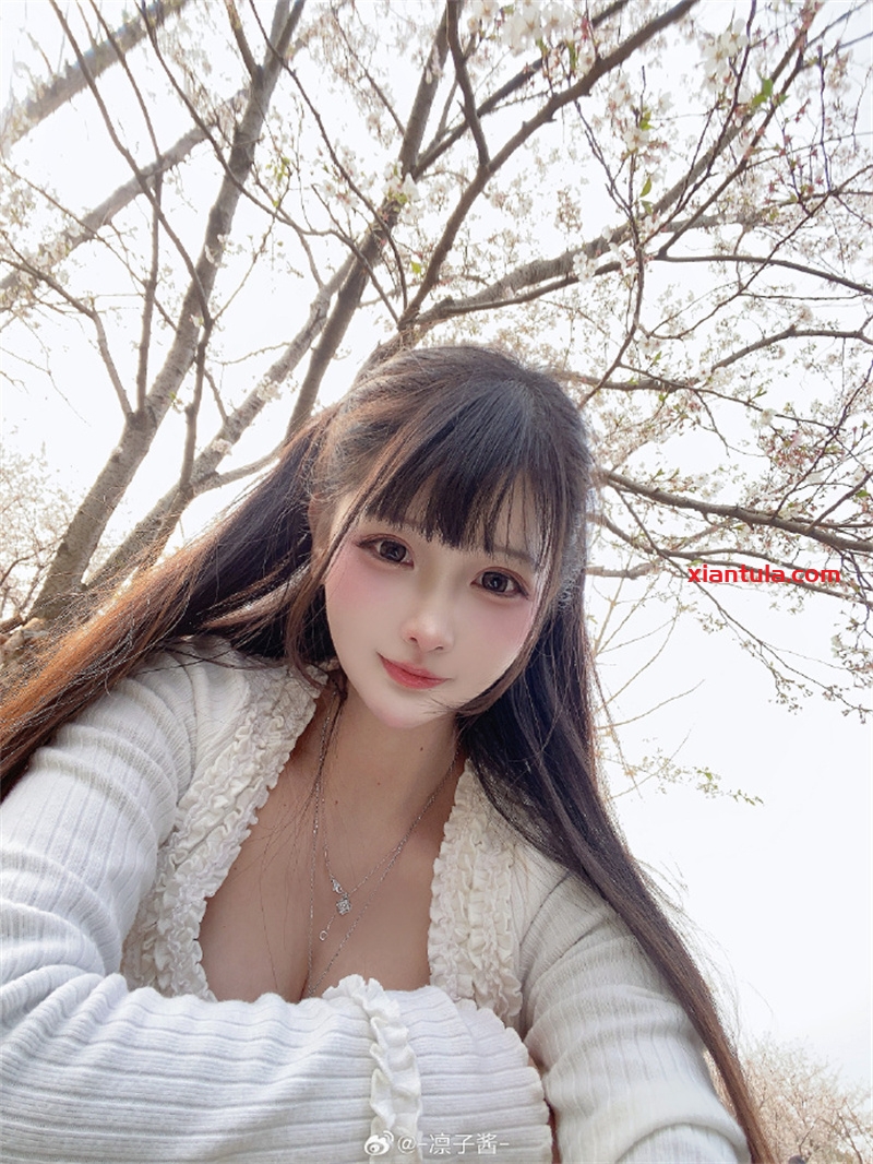 凛子酱：从广东萌妹到二次元顶流，她的《吉他妹妹》为何让人疯狂？